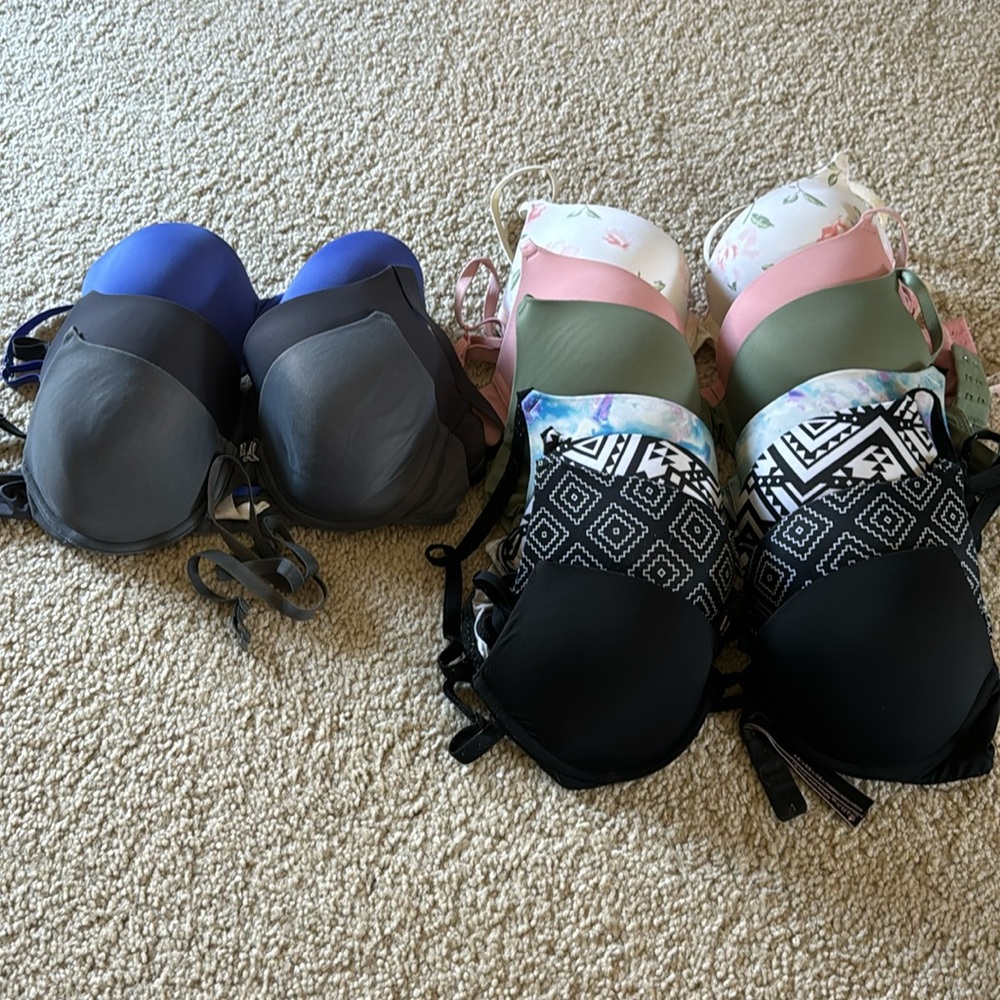 VS Pink 36B SET OF 7 BRAS + 3 other brand bras